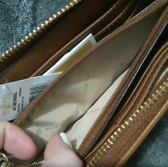 🆕 Michael Kors wallet and Coach purse‼️ - Picture 8 of 8